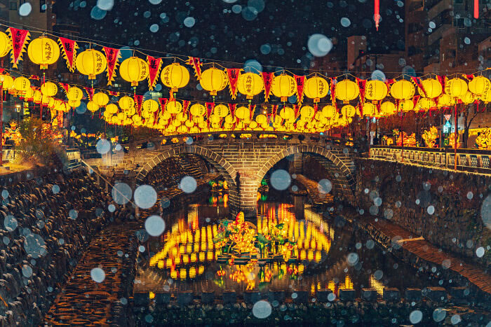Japan Lantern Festival In The Snow By Yuichi Yokota