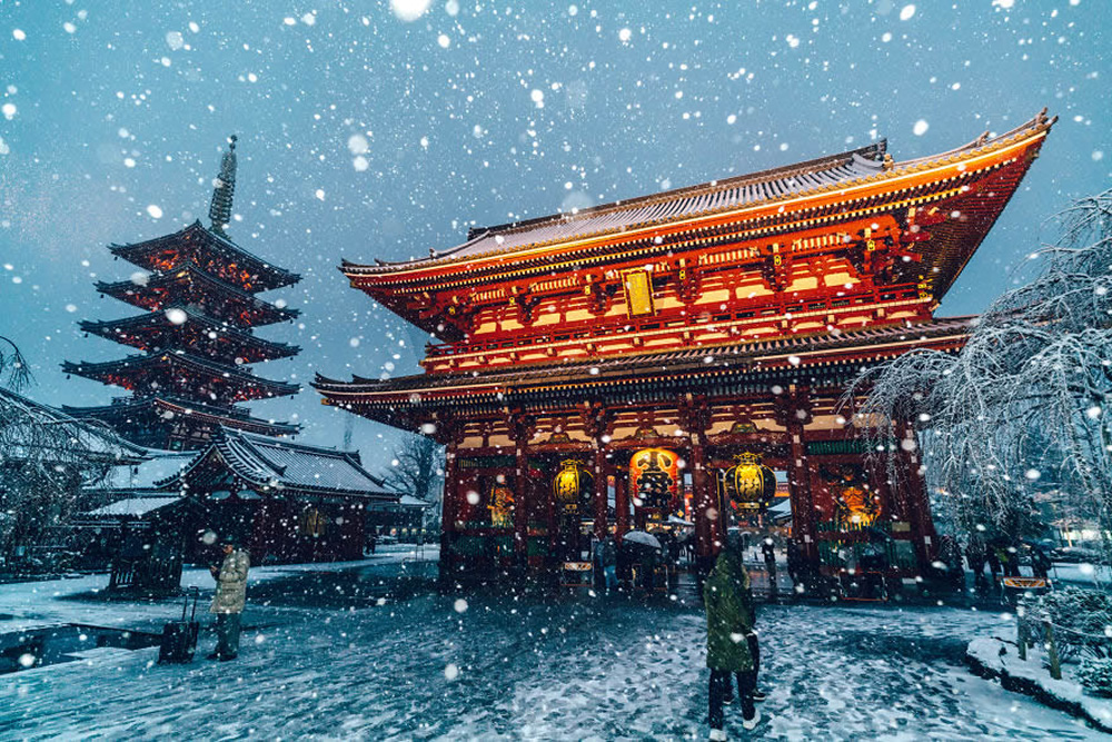 Photographer Yuichi Yokota Beautifully Captures Tokyo Covered by Heavy Snow