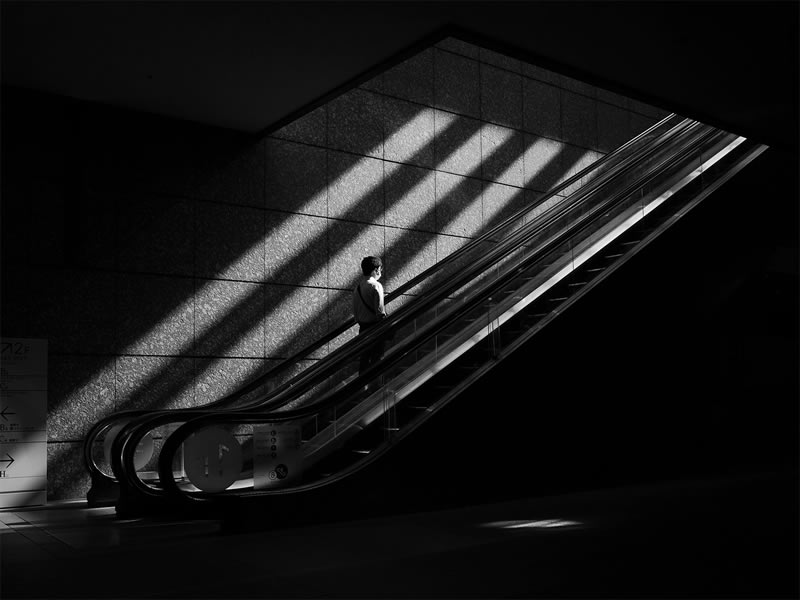 Captivating Street Photos In Black And White By Taka Hiro