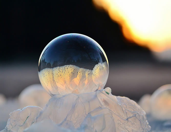 Beautiful Macro Photos Of Frozen Soap Bubbles By Angela Kelly