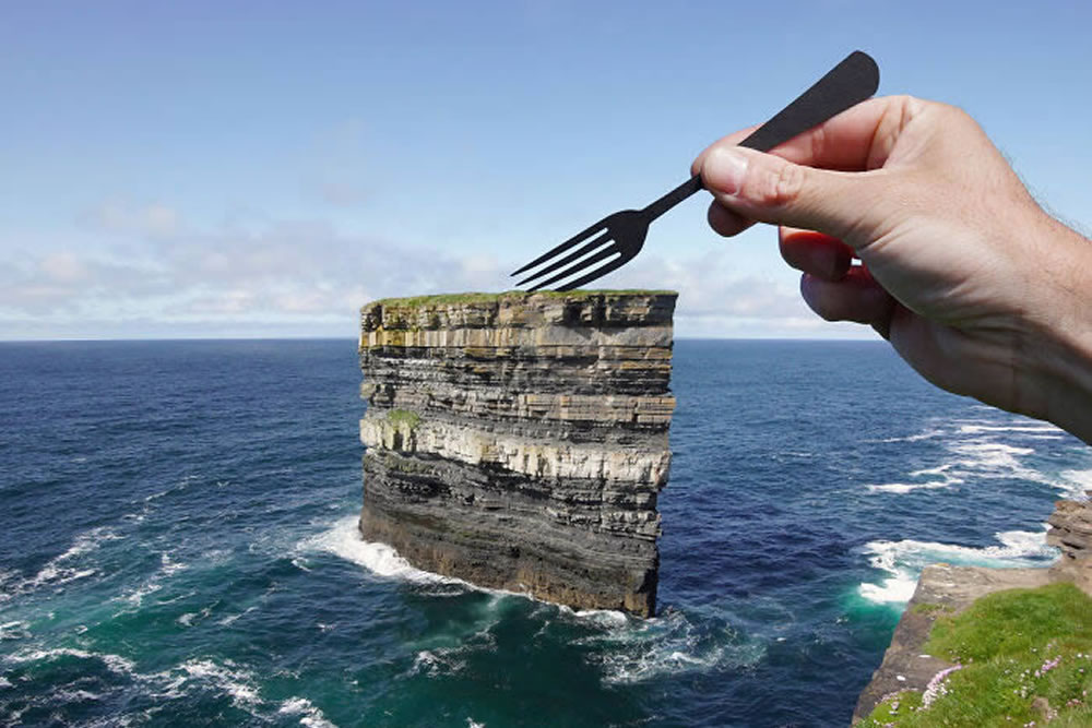 Paper Cutout Transformations Of Iconic Landmarks