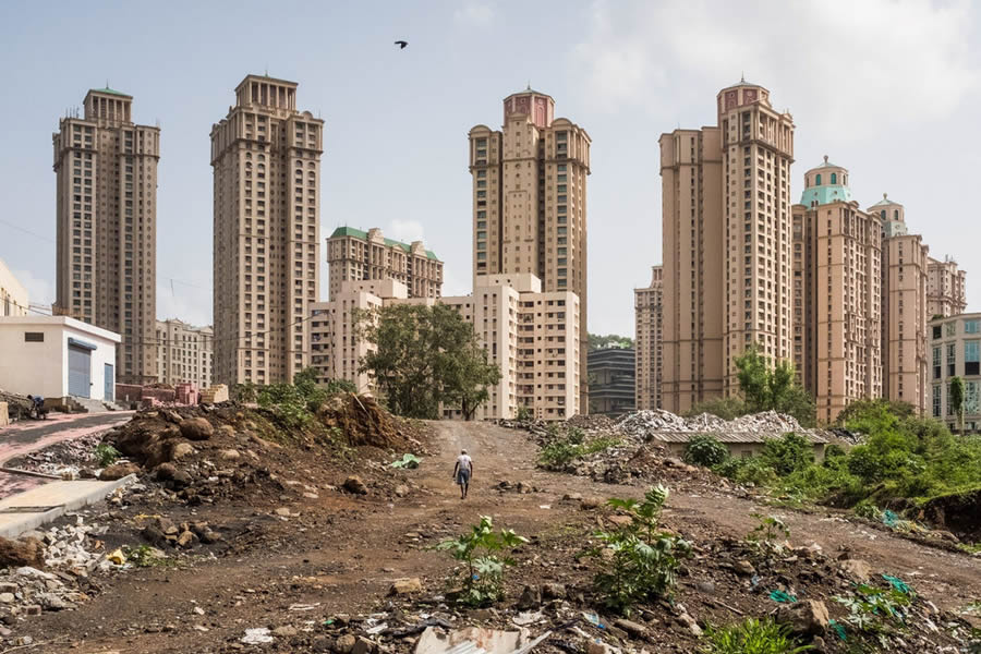 Street Photography In Mumbai By Suresh Naganathan