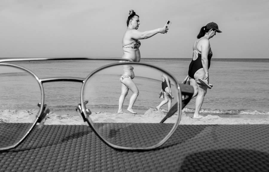 Brilliant Street Photography In Black And White By Charis Ioannou