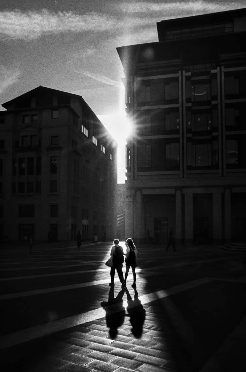 Black and White Street Photography By Alan Schaller