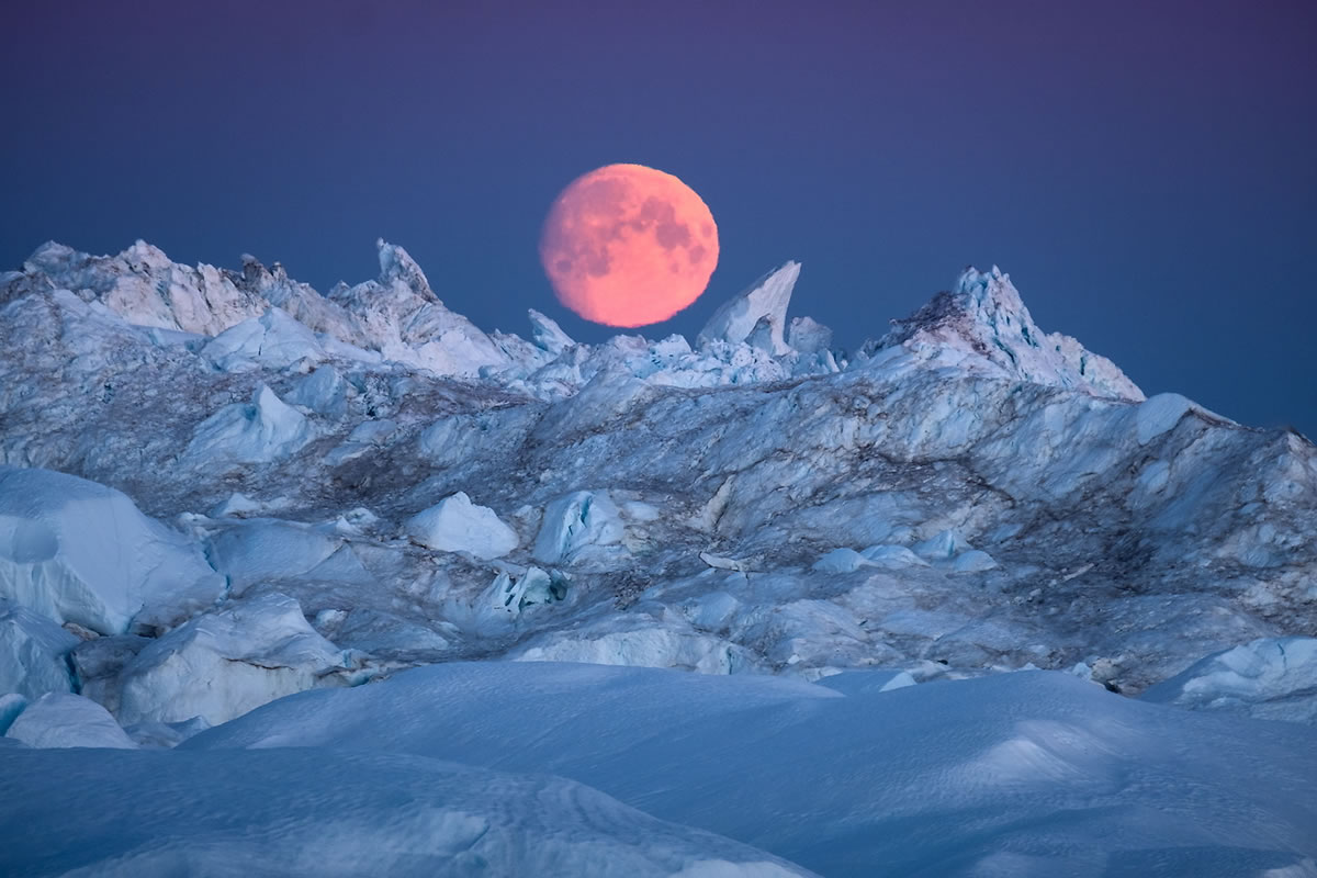 Photographer Maria Sahai Captures A Place In Greenland Which Is Known For Its Countless Icebergs