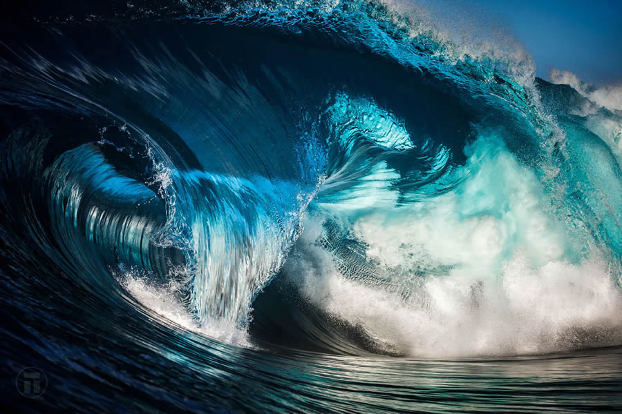 Breathtaking Photos Of Waves By Philip Thurston