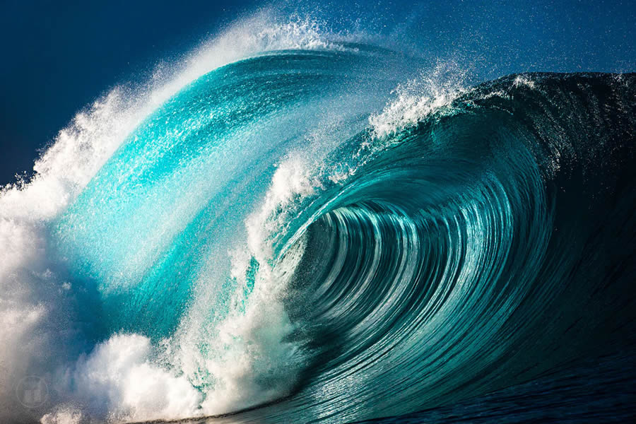 Breathtaking Photos Of Waves By Philip Thurston