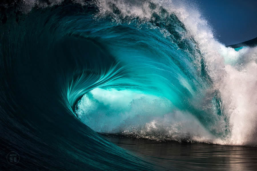 Breathtaking Photos Of Waves By Philip Thurston