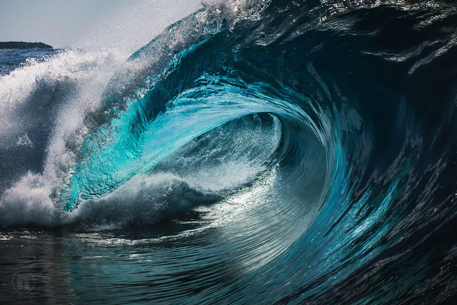 Breathtaking Photos Of Waves By Philip Thurston