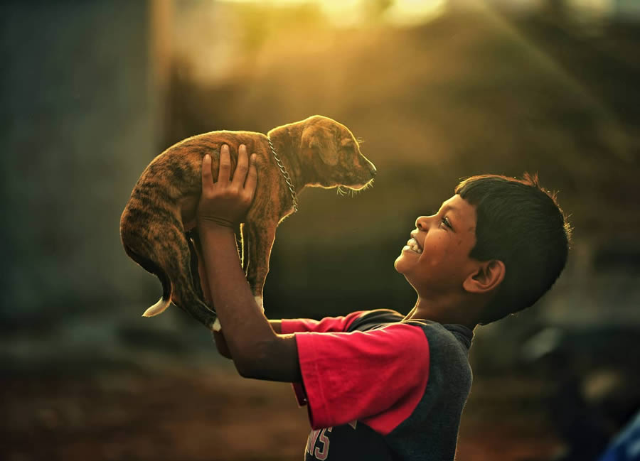 Capturing Joy: Indian Photographer Guru Charan Showcases Heartwarming Photos of Children