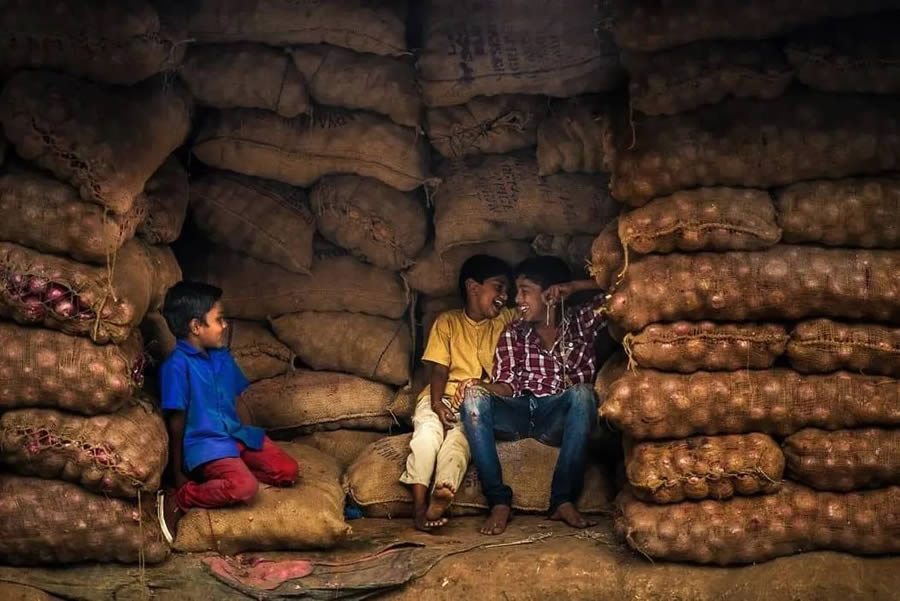 Heartwarming Photos of Children By Guru Charan