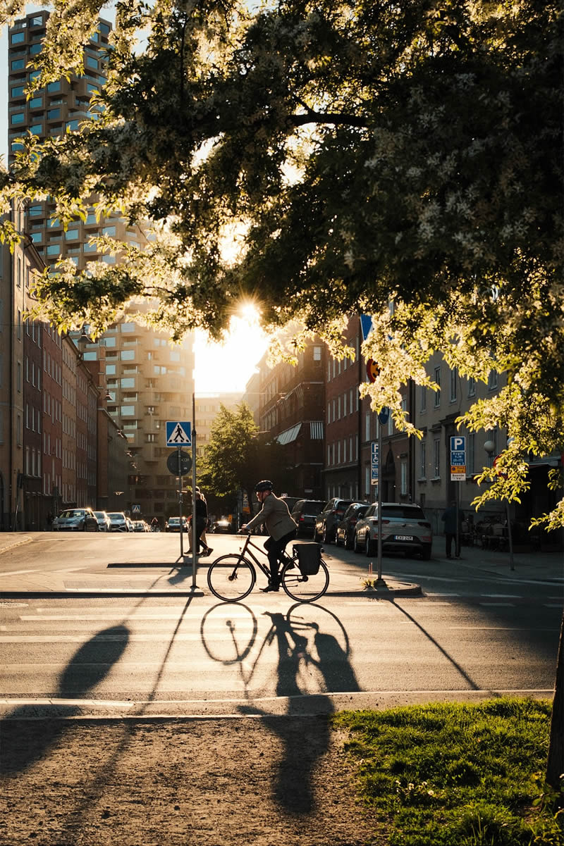 Incredible Moments and Stories on the Streets By Samsul Alam Al-Majidi