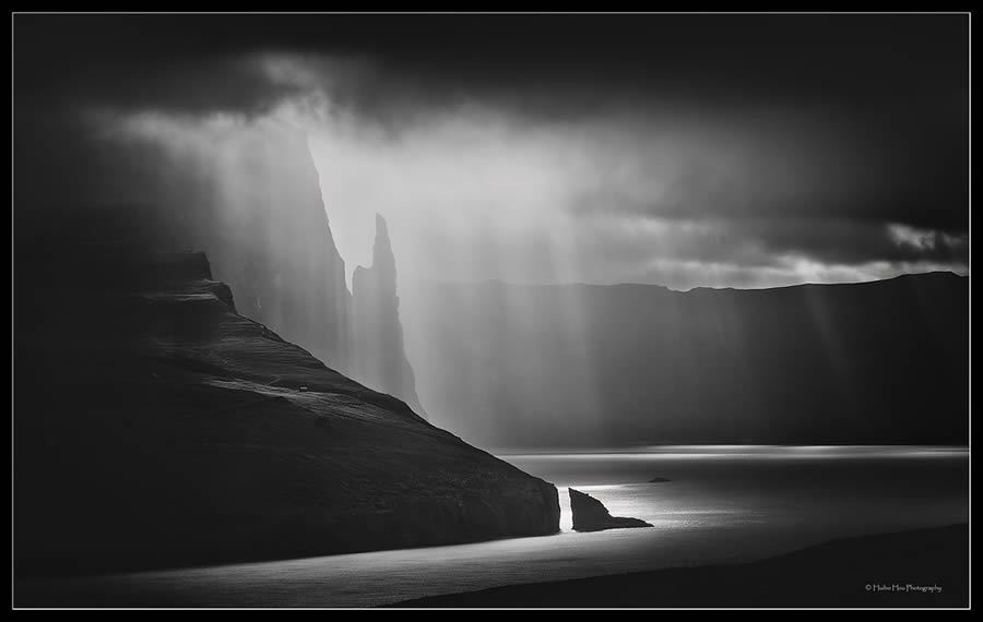 Black and White Landscape Photography by Huibo Hou