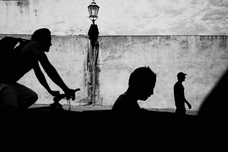 Black And White Street Photography By Moises Levy