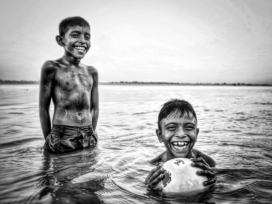 Heartfelt Childhood Photography by Pradiptamoy Paul