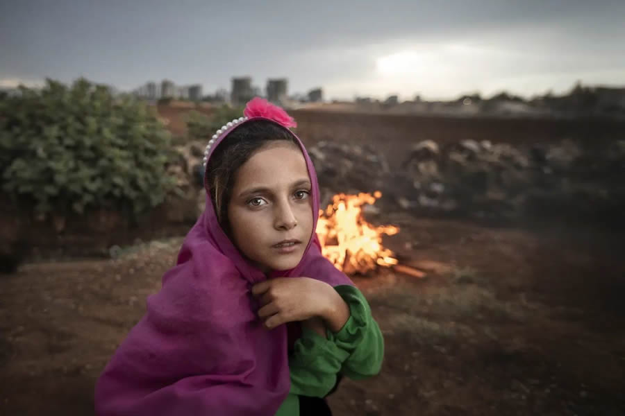 Environmental Portraits by Turkish Photographer Fatma Gok Salt