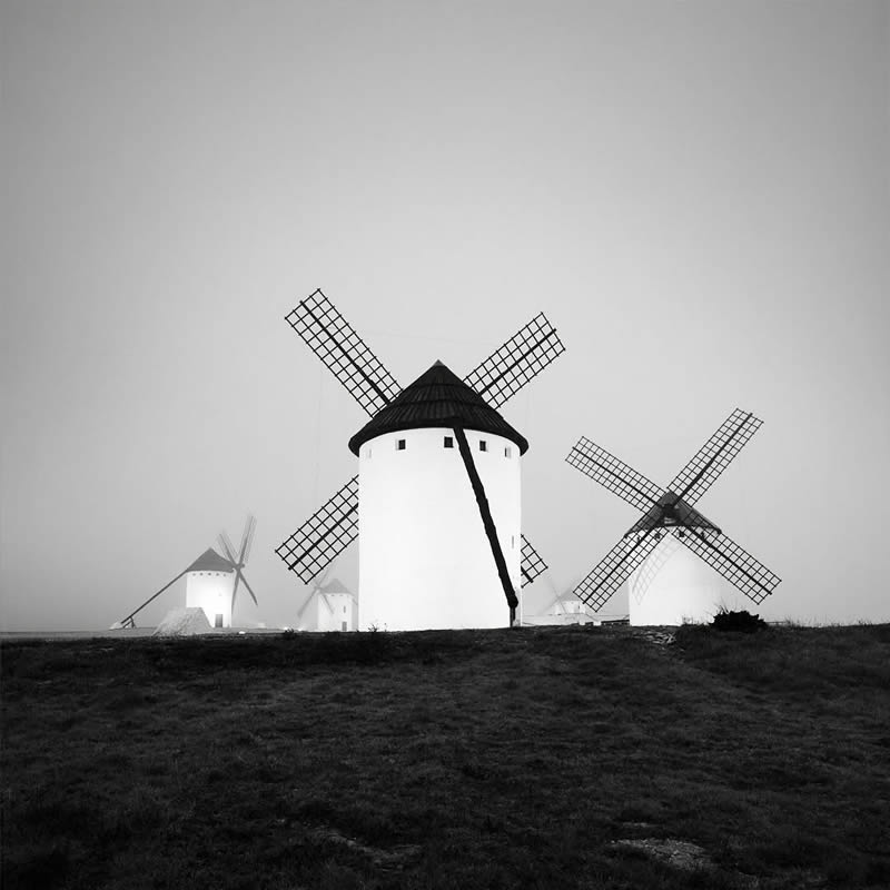 Black and White Landscape Photography by Oliver Robert