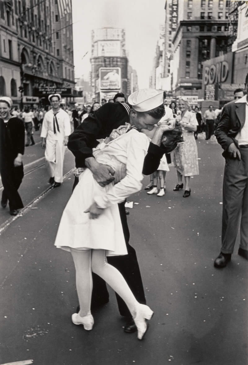 Iconic Photos That Shaped History