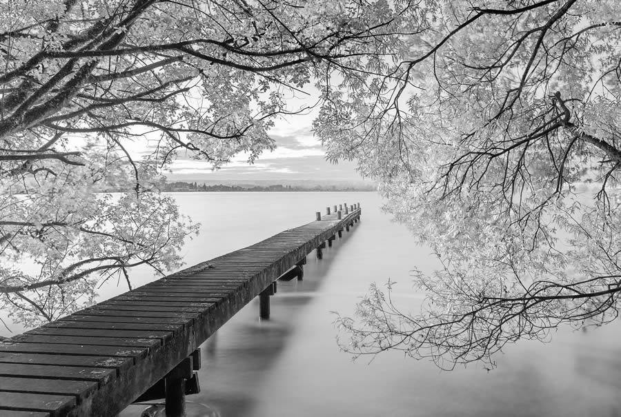 Long Exposure Black and White Landscape Photography by Jana Luo