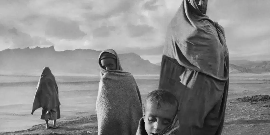 sebastiao salgado iconic famous photos