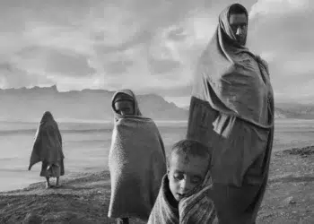 sebastiao salgado iconic famous photos