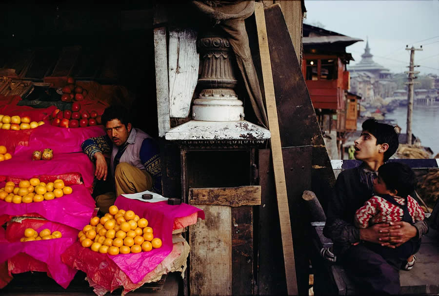 The Indian Master of Color and Street Photography Raghubir Singh