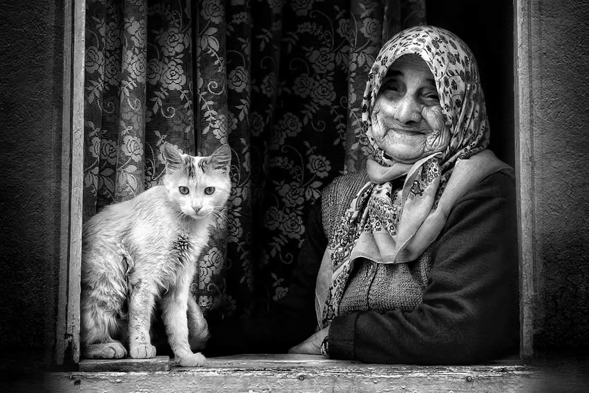 Black and White Portrait Photography by Yavuz Arslan