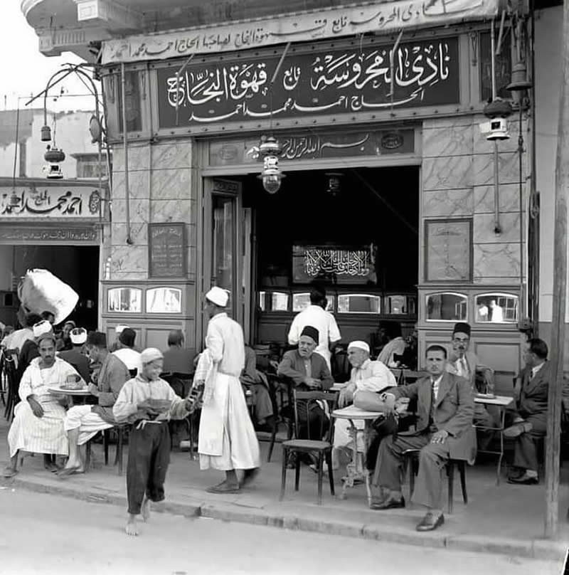 Powerful Historical Photos Showcasing a Century of Change