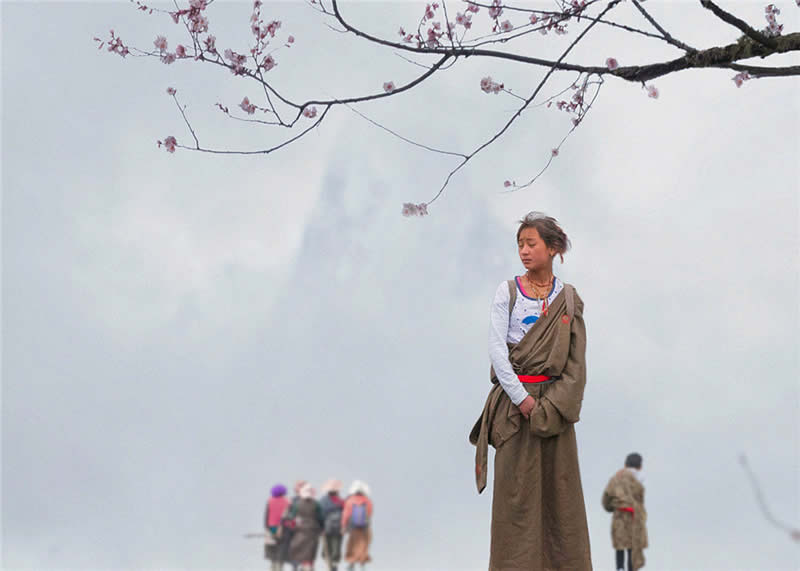 Sacred Beauty of Tibet and the Grand Buddha Festival at Langmu Temple by Hu Guoqing