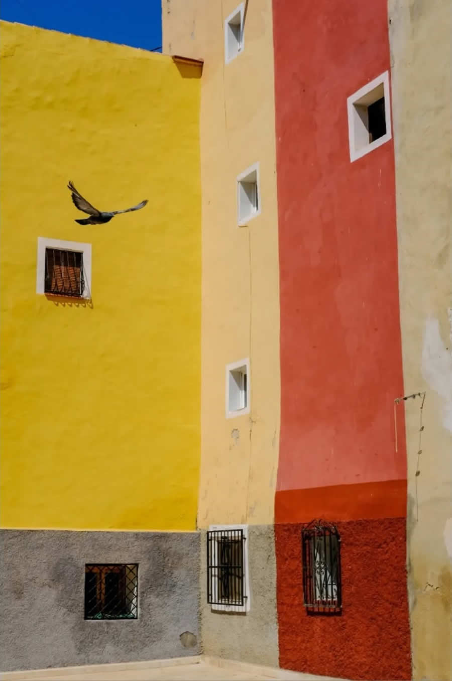 Colorful Street Photography by Andrea Pozzoni