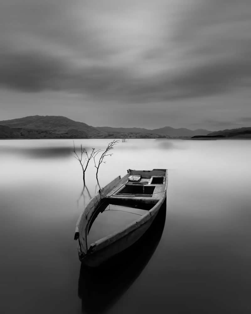 Black and White Long Exposure Landscape Photography by Jo Deok-hwan