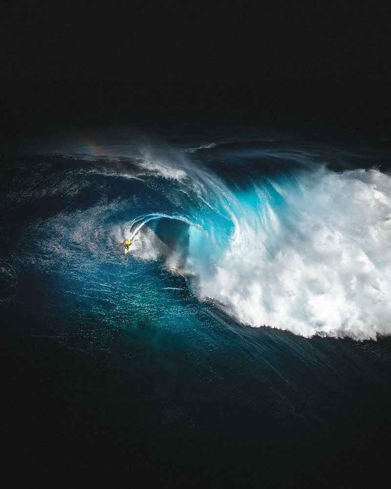 Breathtaking Photos Of Waves by Phil de Glanville