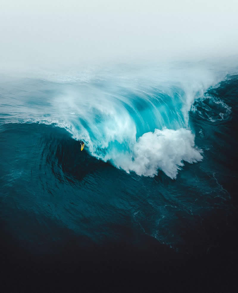 Breathtaking Photos Of Waves by Phil de Glanville