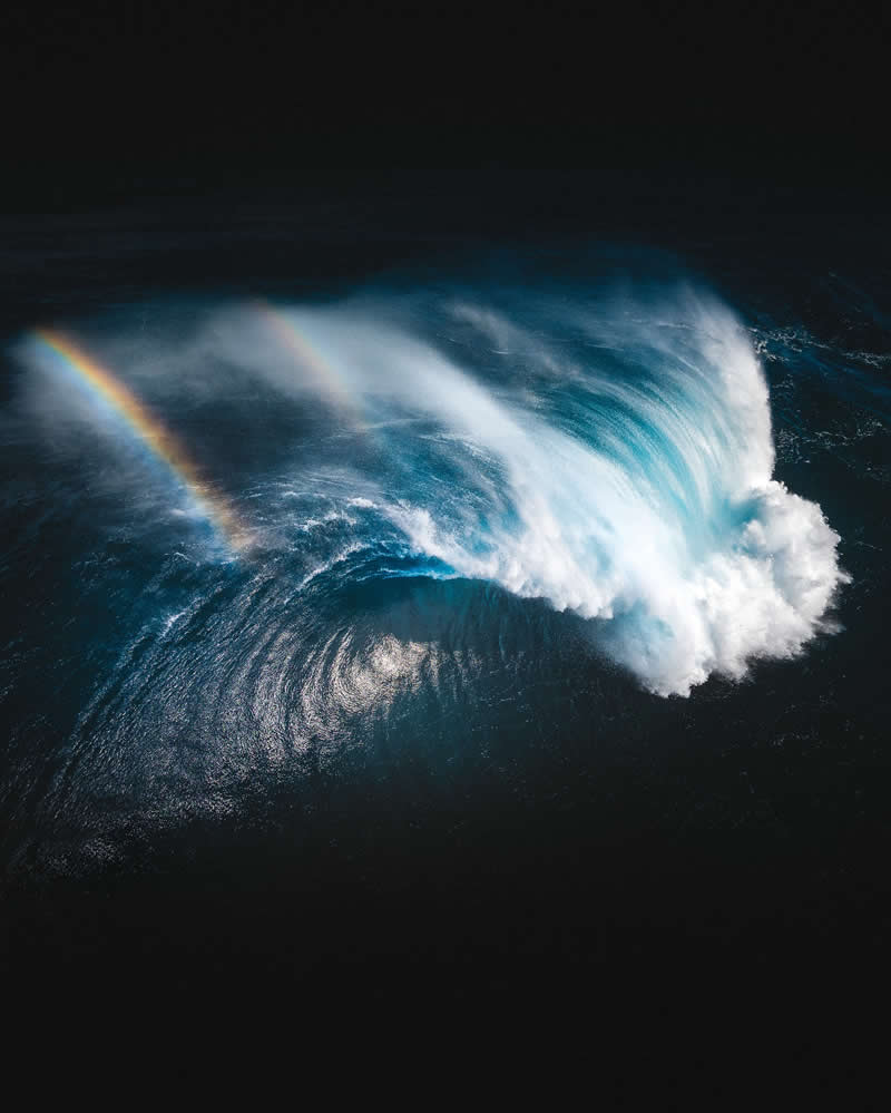 Breathtaking Photos Of Waves by Phil de Glanville