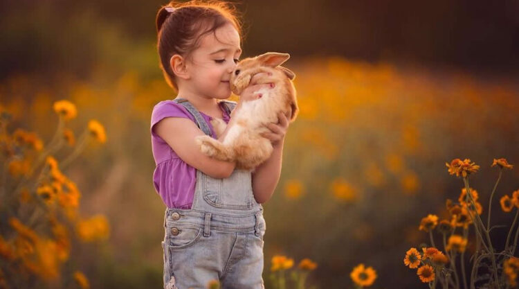 Magical Bond Between Children and Animals Captured by Lisa Holloway