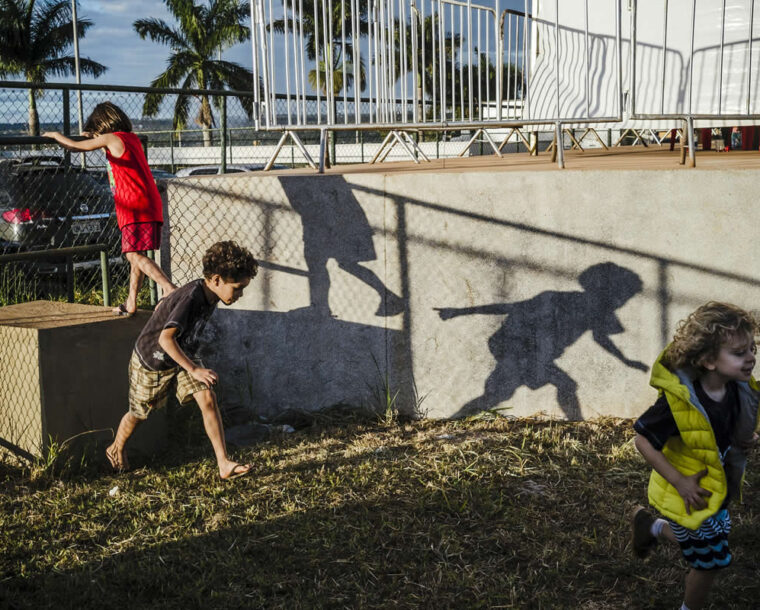 30 Clever Street Photographs That Showcase the Art of Composition and Timing