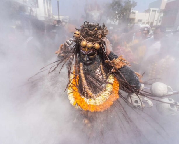 Masan Holi in Varanasi: Photographer Shounak Pal Captures the Sacred Celebration of Ashes and Rebirth