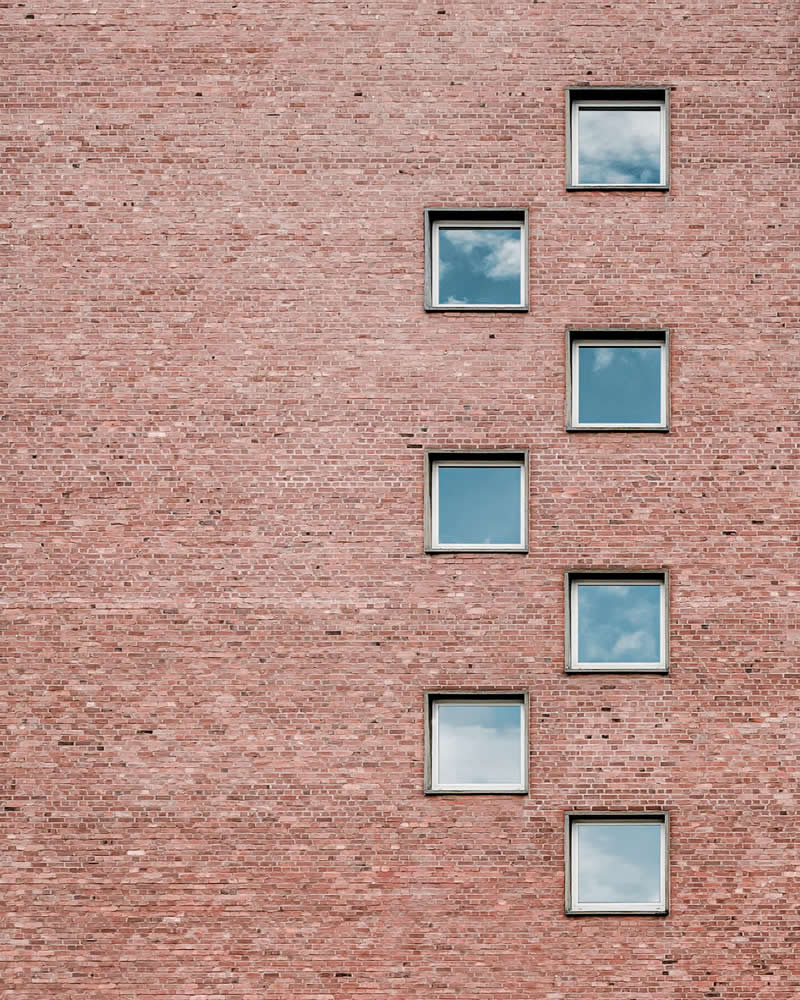 Minimalism in Architectural Photography by Olle L