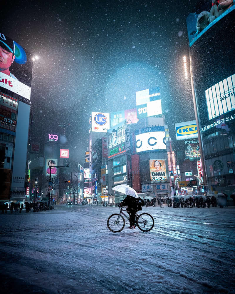 Tokyo Night Street Photography by Tim Hiorns