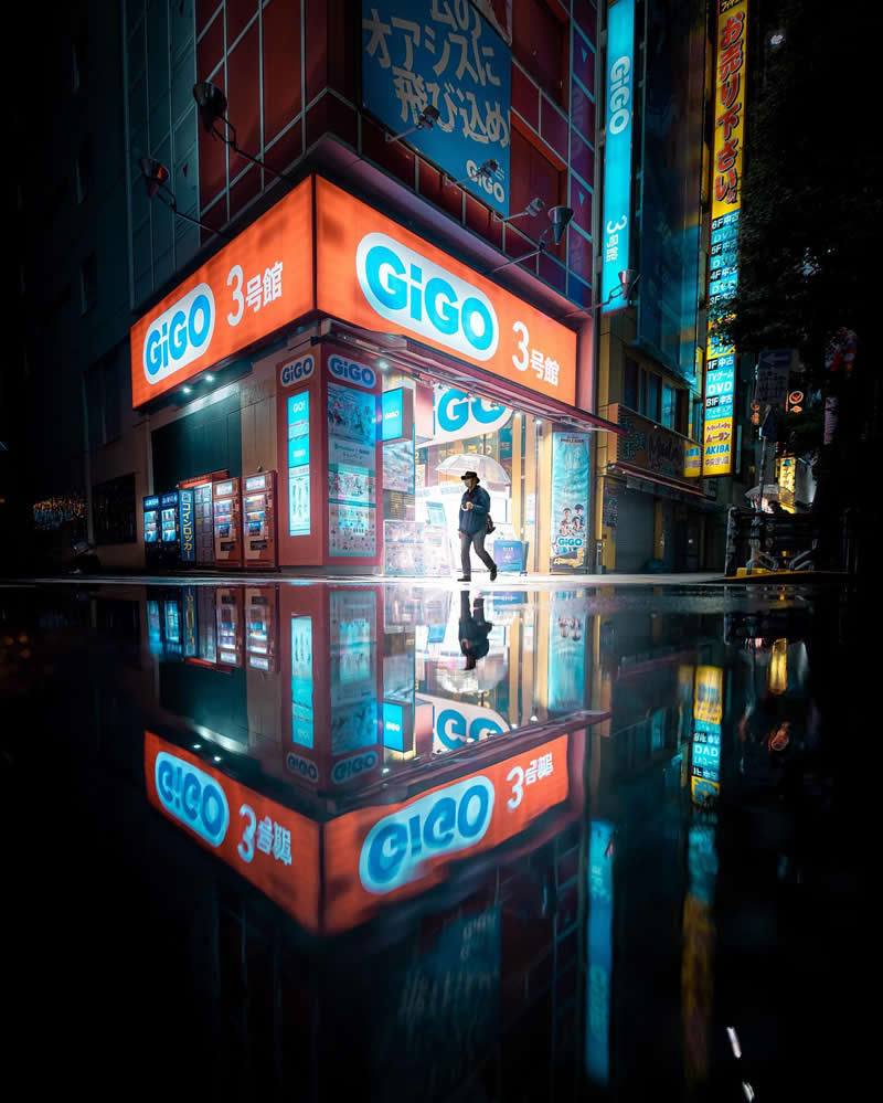 Tokyo Night Street Photography by Tim Hiorns