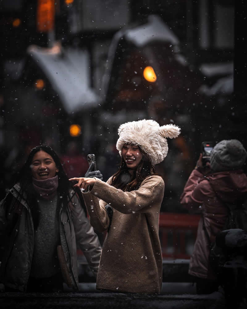 Tokyo Night Street Photography by Tim Hiorns