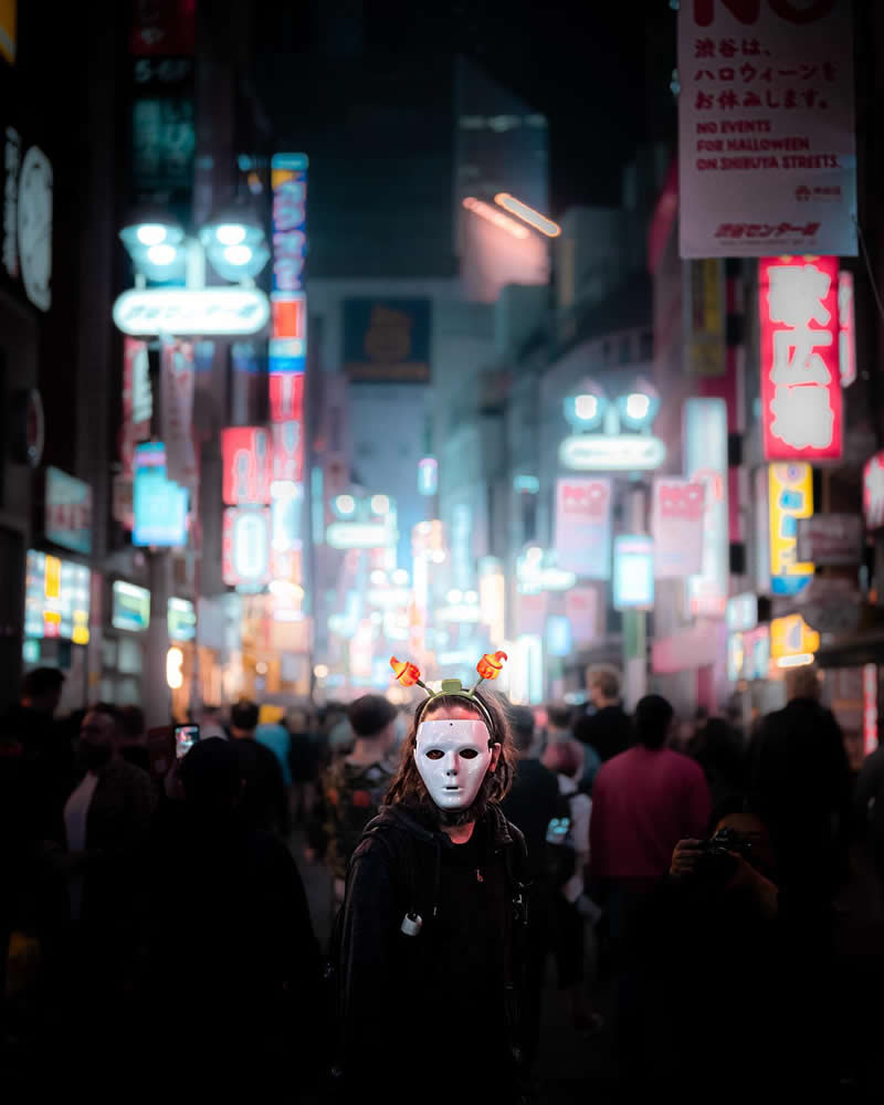 Tokyo Night Street Photography by Tim Hiorns