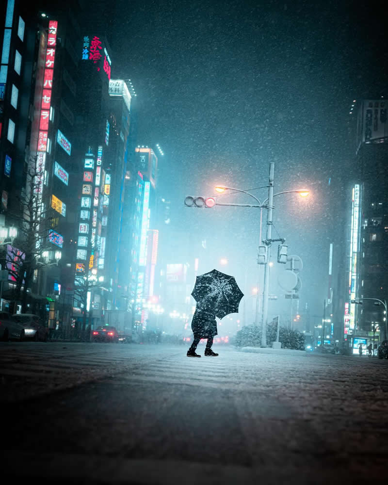 Tokyo Night Street Photography by Tim Hiorns