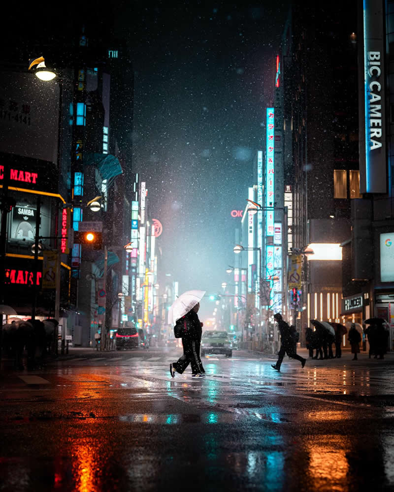 Tokyo Night Street Photography by Tim Hiorns