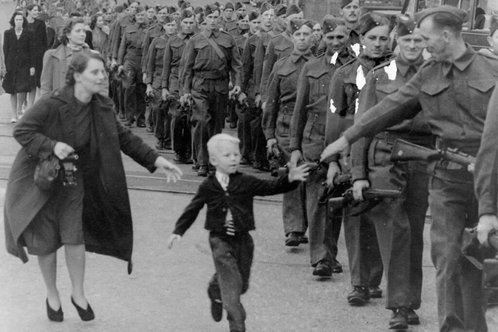 Classic Photos Capturing the Eternal Spirit of Childhood