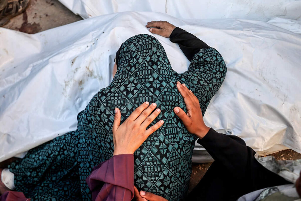 Powerful Winning Images from the 2025 World Press Photo Awards