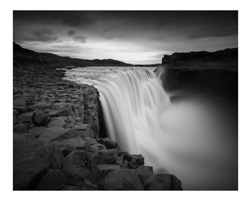 Black and White Landscape Photography by Jay Vulture