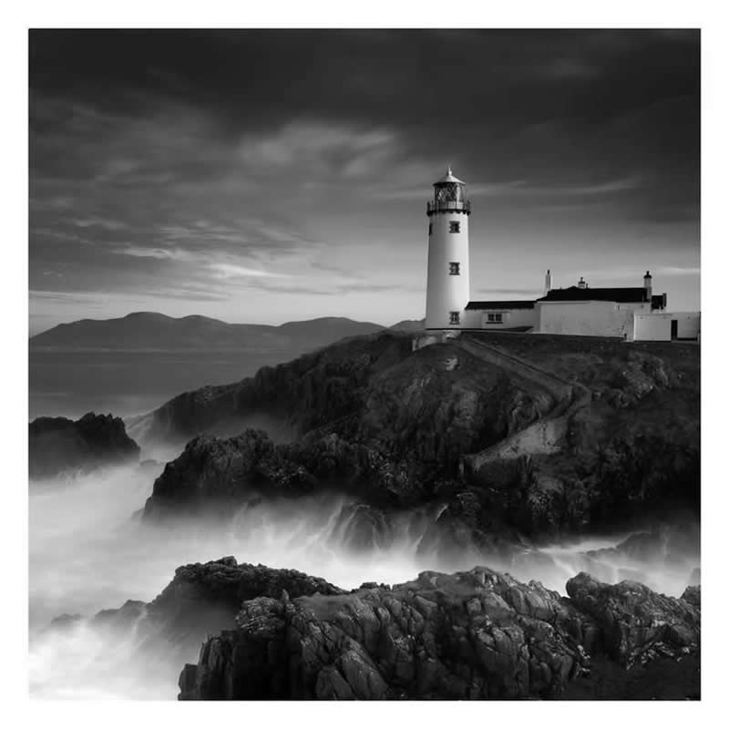 Black and White Landscape Photography by Jay Vulture