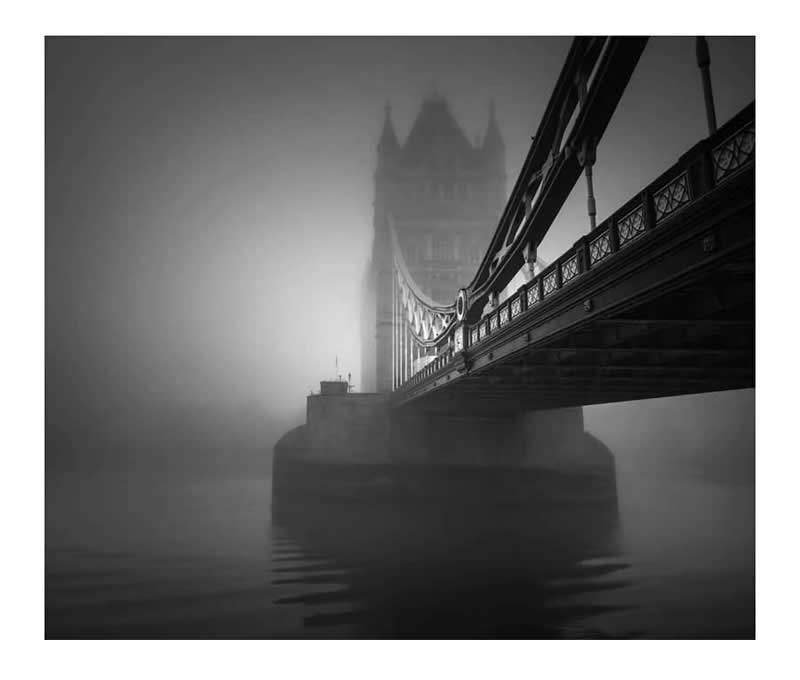 Black and White Landscape Photography by Jay Vulture