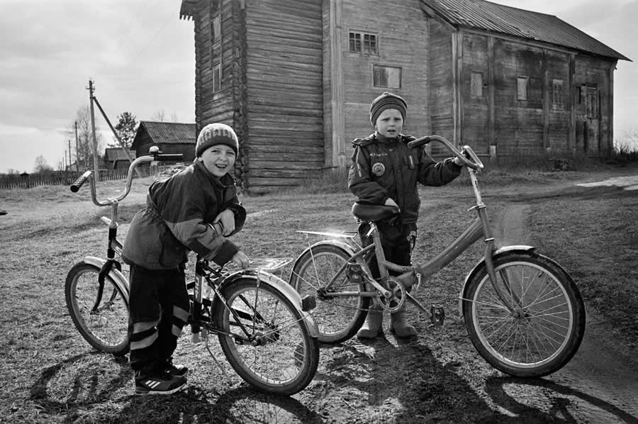 Documentary Photography by Aleksey Myakishev